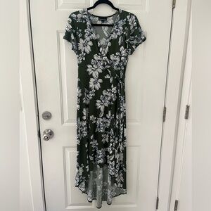 Fortune & Ivy High Low Dress in Vibrant green with blue/gray flowers